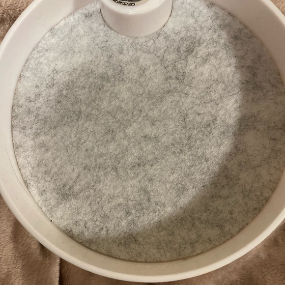 Brand new jewelry tri-circular jewelry holder with ring holder. Has 3 tiers. - Picture 5 of 5